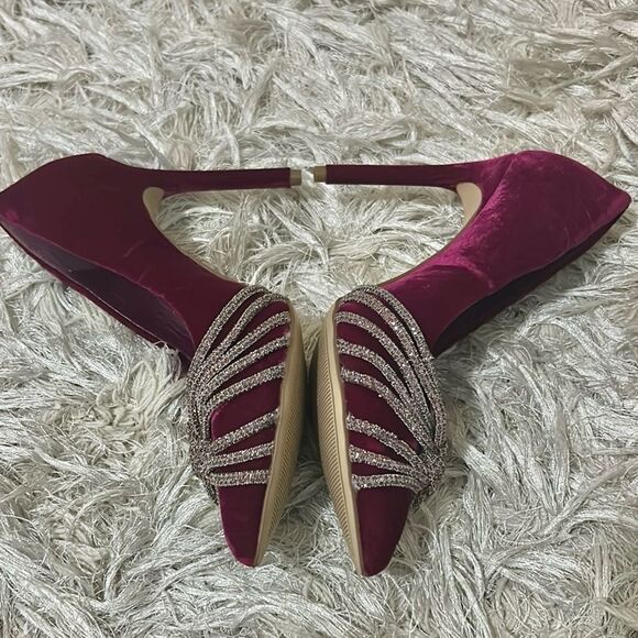NWOB Vince Camuto Faine Plush Velvet Embellished Stiletto Pumps in Magenta Sz 6 - Picture 9 of 12